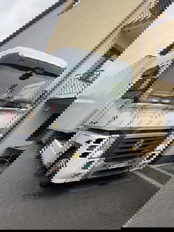 Renault Magnum 2012