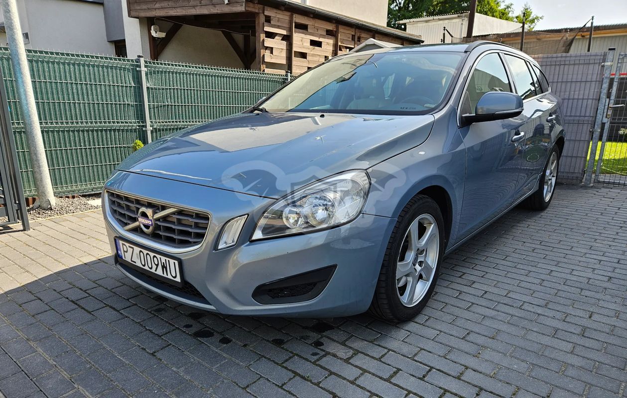 Volvo V60 I D2 2011