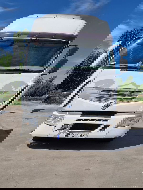 Renault Premium 2012