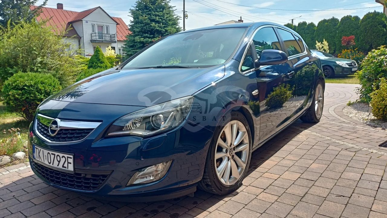 Opel Astra J GTC 1.6 Turbo Edition 2009