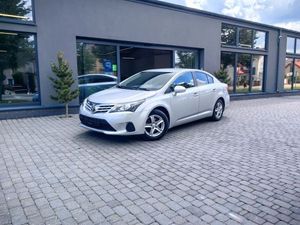 Toyota Avensis III 1.8 Sol 2013
