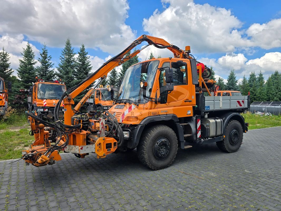 Mercedes-Benz Unimog 2012