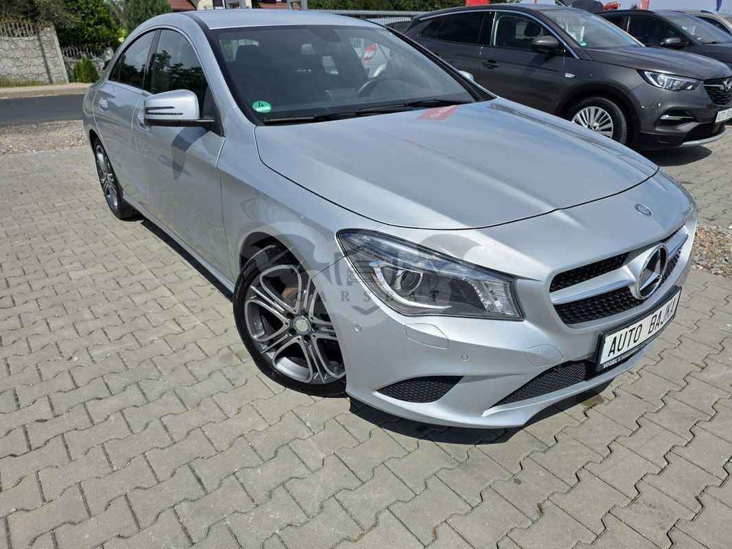Mercedes-Benz CLA I 180 2014