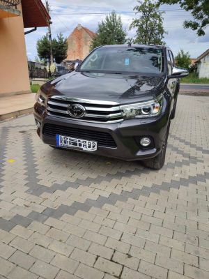 Toyota Hilux 2.4 D-4D Double Cab SR 4x4 2020