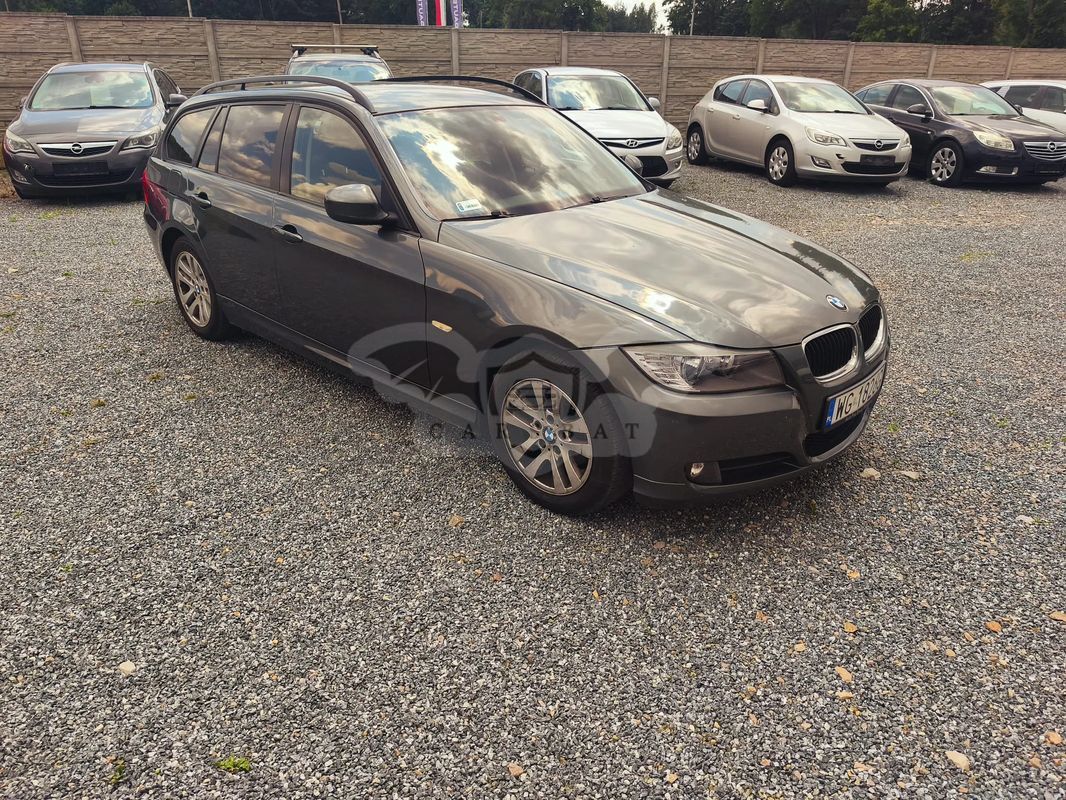 BMW 3 Series E90/E91/E92/E93 318i 2009