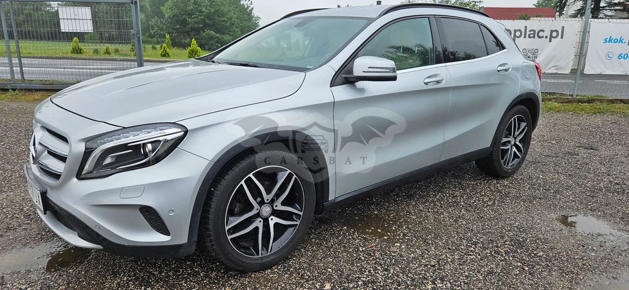 Mercedes-Benz GLA 200 2015