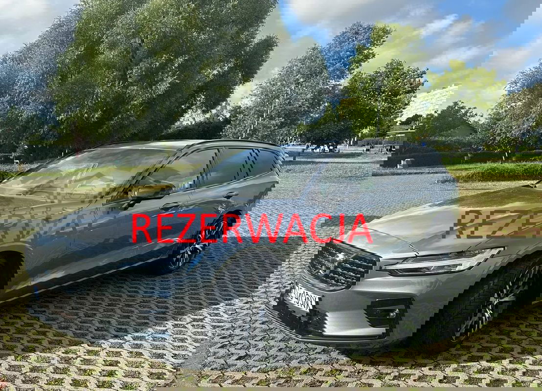 Volvo V60 II B3 B R-Design 2021