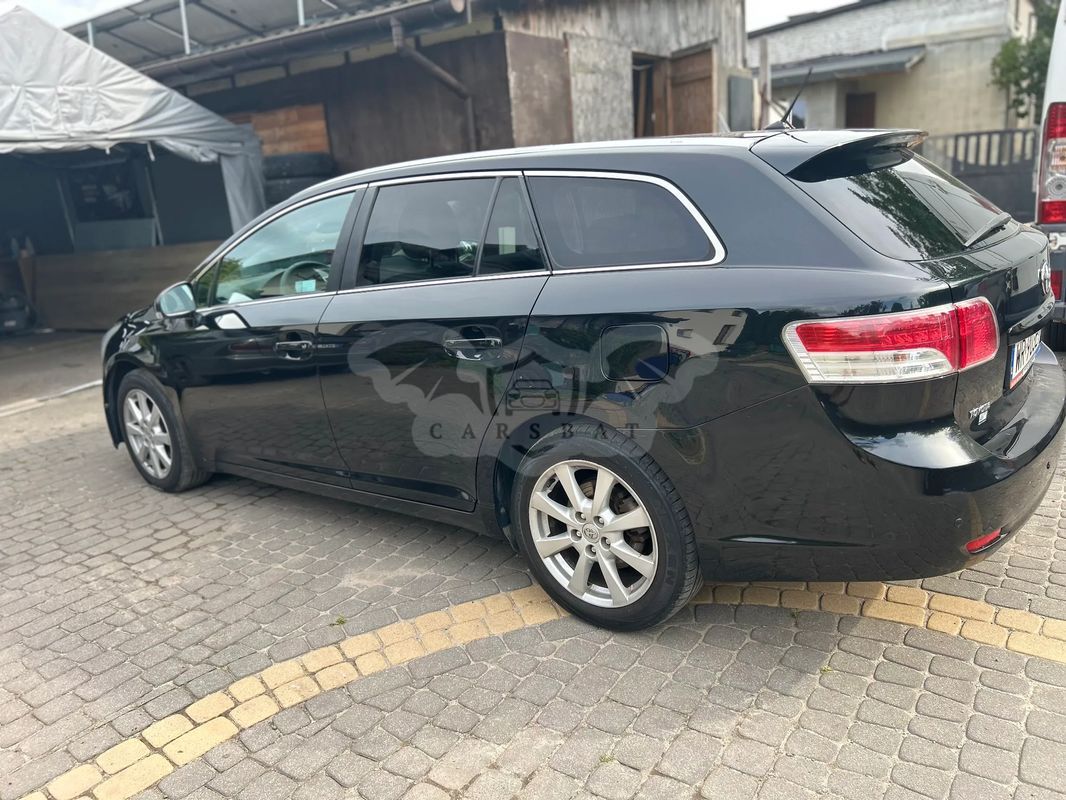 Toyota Avensis III 2.0 D-4D Luna 2010