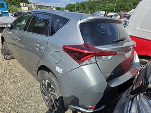 Toyota Auris II 1.8 VVT-i Hybrid Automatik Design Edition 2016