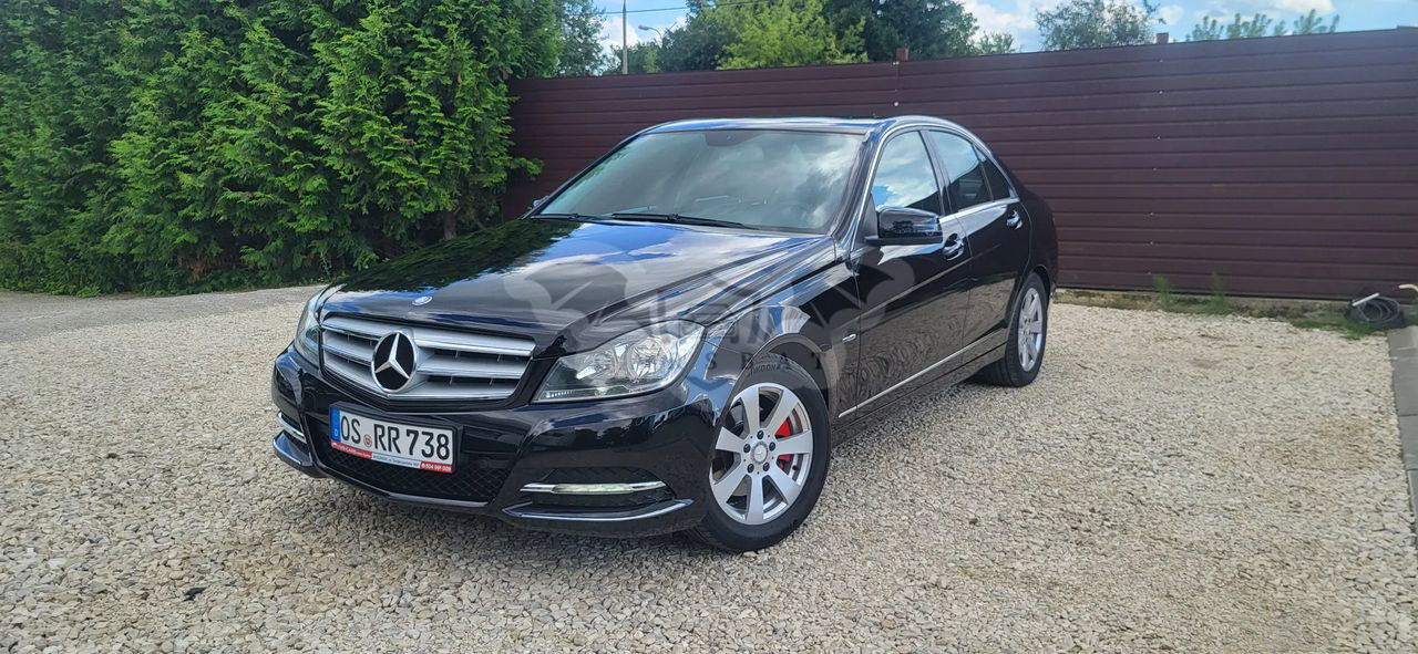 Mercedes-Benz C W204 200 CGI BlueEff Avantgarde 2011