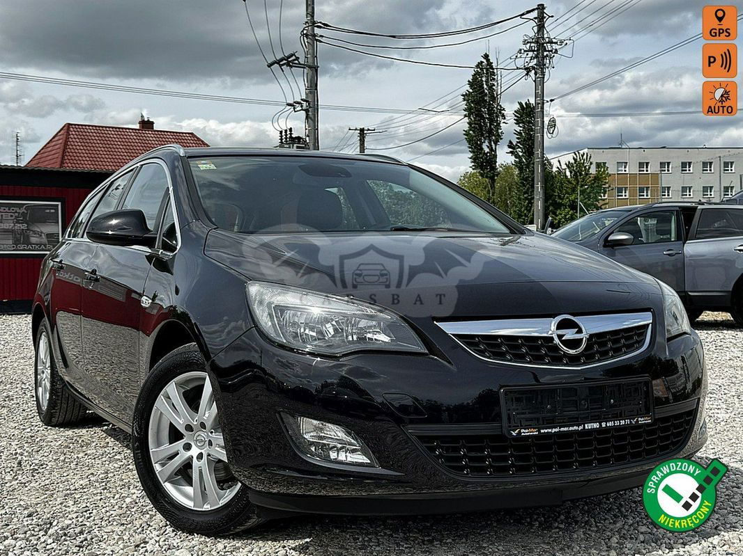 Opel Astra J 2011