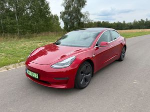Tesla Model 3 Langstreckenbatterie Allradantrieb Dual Motor 2020