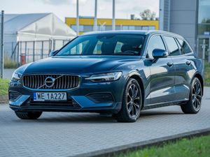 Volvo V60 II D4 Momentum Pro 2020