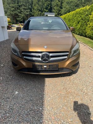 Mercedes-Benz A W176 180 (BlueEFFICIENCY) 7G-DCT 2013
