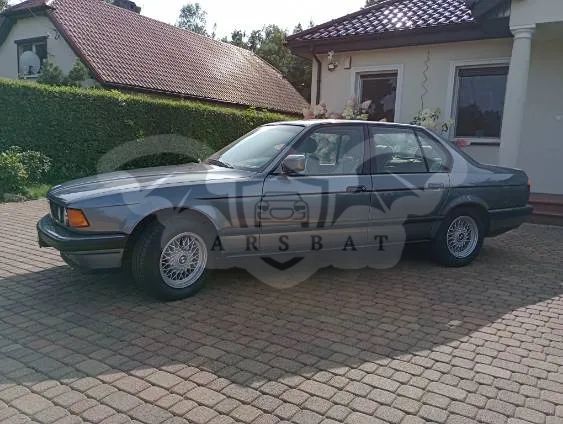 BMW 7 Series E32 1990
