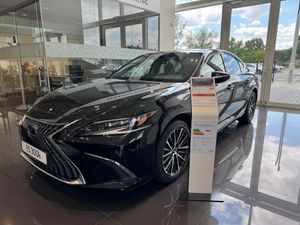 Lexus ES 300h Prestige 2025