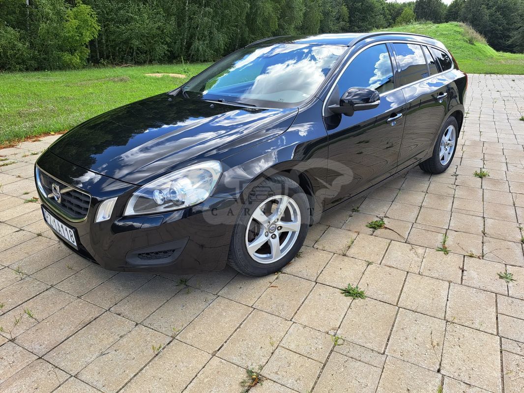 Volvo V60 I D3 Momentum 2013