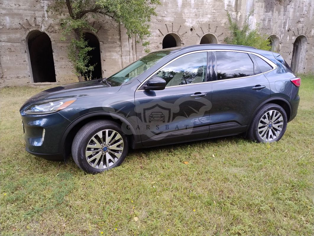 Ford Kuga III 2.5 Duratec FHEV 4x4 TITANIUM 2022