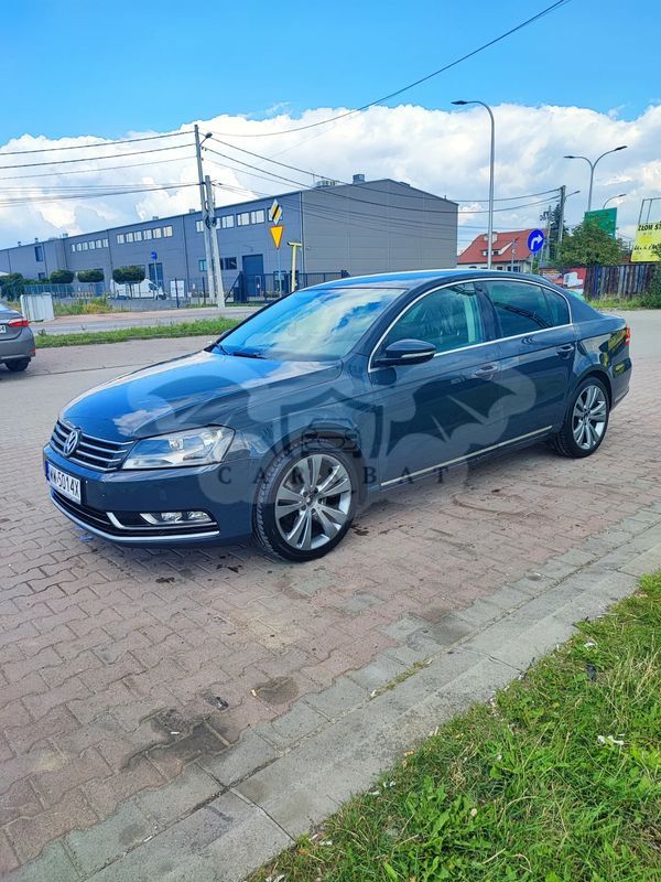 Volkswagen Passat B7 2.0 TDI 4Mot Highline DSG 2012