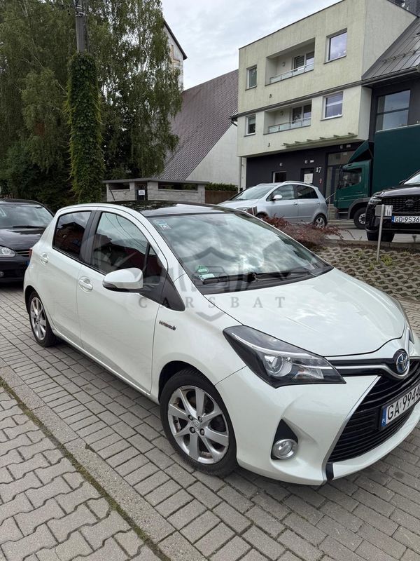 Toyota Yaris III Hybrid 100 Dynamic 2014