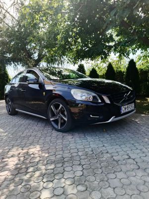 Volvo S60 II D3 R-Design 2011