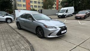Lexus ES 300h Business Edition 2025