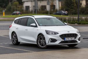 Ford Focus Mk4 1.0 EcoBoost Hybrid ST-LINE 2021