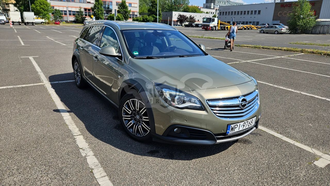 Opel Insignia A 2.0 Bi Turbo CDTI 4x4 Sports Tourer 2013