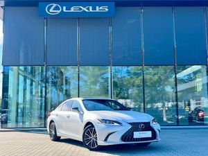 Lexus ES 300h Business Edition 2024