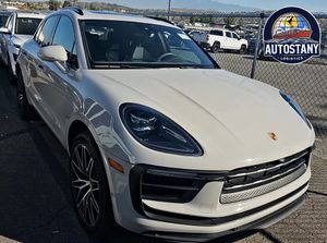 Porsche Macan I Standard 2022