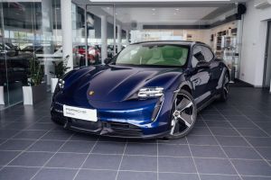 Porsche Taycan Turbo S Cross Turismo 2023
