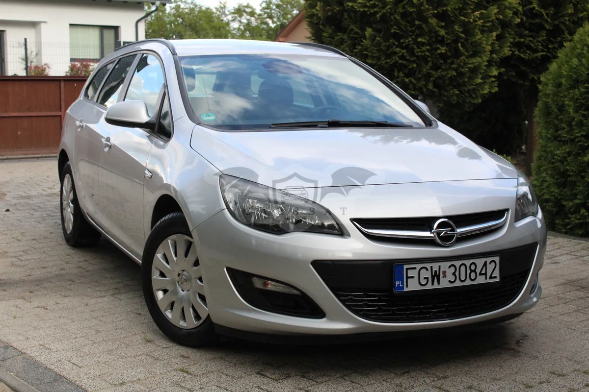 Opel Astra J GTC 1.4 Turbo 2012