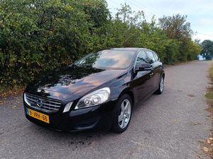 Volvo V60 I D3 Momentum 2011