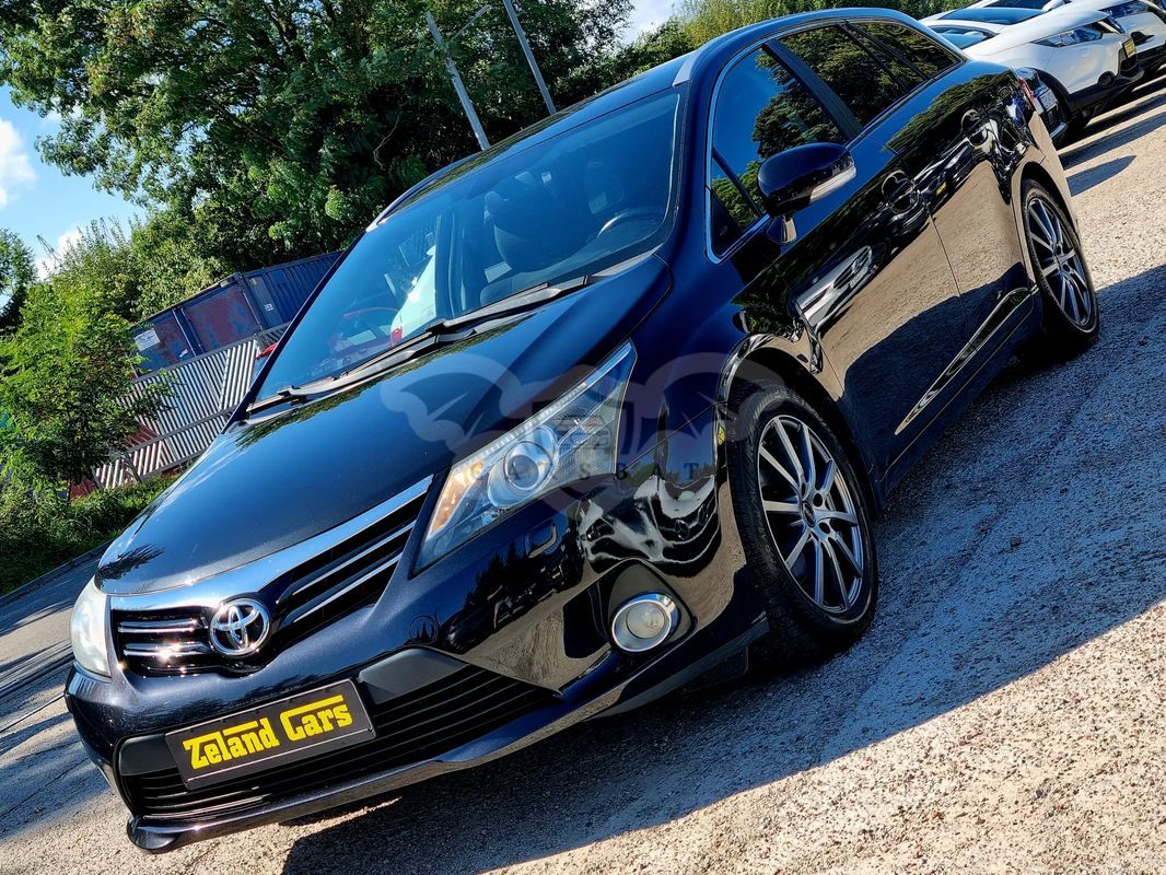 Toyota Avensis III 1.8 Sol NAVI 2012