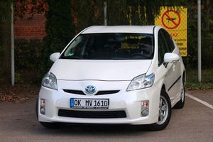 Toyota Prius III Plug-in 1.8 HSD Premium 2010