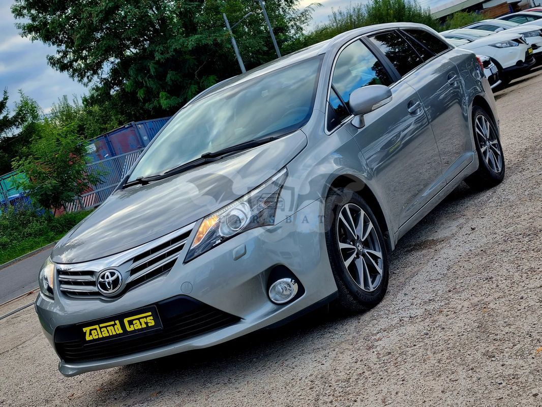 Toyota Avensis III 1.8 Premium 2013