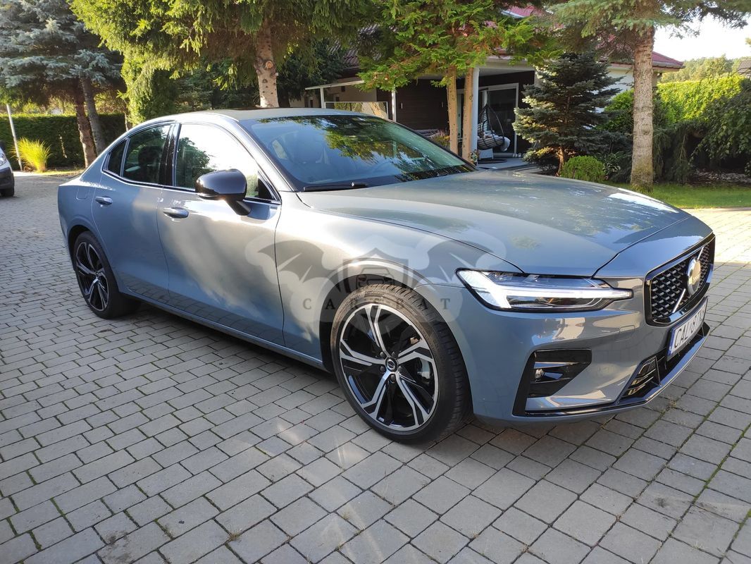 Volvo S60 III B5 B AWD Plus Dark 2024