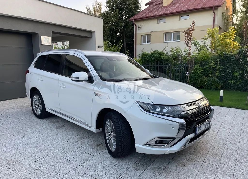 Mitsubishi Outlander IV PHEV Intense + 2022