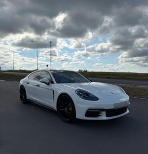 Porsche Panamera Standard 2018