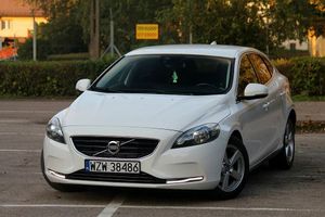 Volvo V40 II D2 Momentum 2013