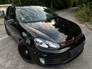 Volkswagen Golf VI 2.0 GTI adidas 2011