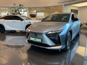 Lexus RZ 450e Prestige DIRECT4 2025