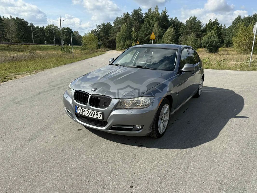 BMW 3 Series E90/E91/E92/E93 335i xDrive 2010