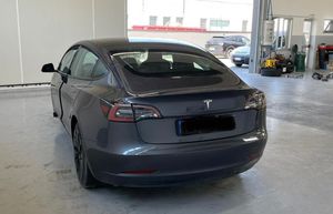 Tesla Model 3 Standard Reichweite Plus Hinterradantrieb 2021