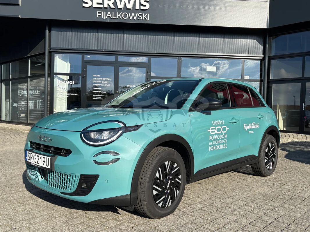 Fiat 600 1.2 Turbo Hybrid eDCT 2025