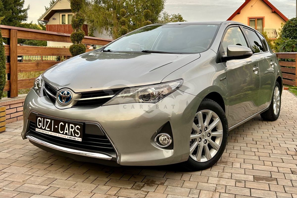 Toyota Auris II 1.8 HSD Luna 2015