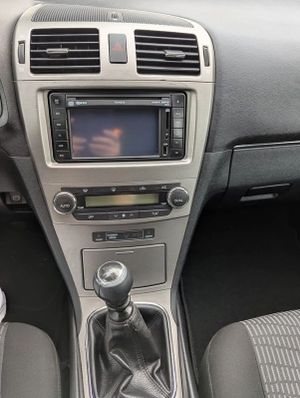 Toyota Avensis III 2011