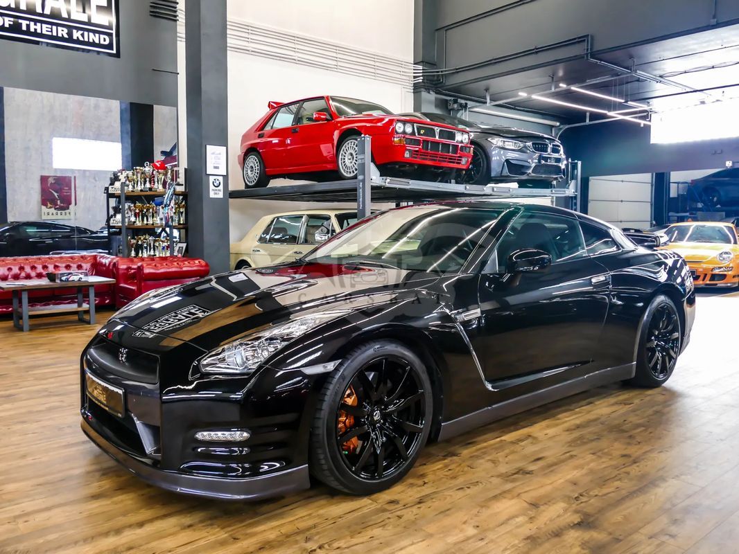 Nissan GT-R Premium Edition 2011