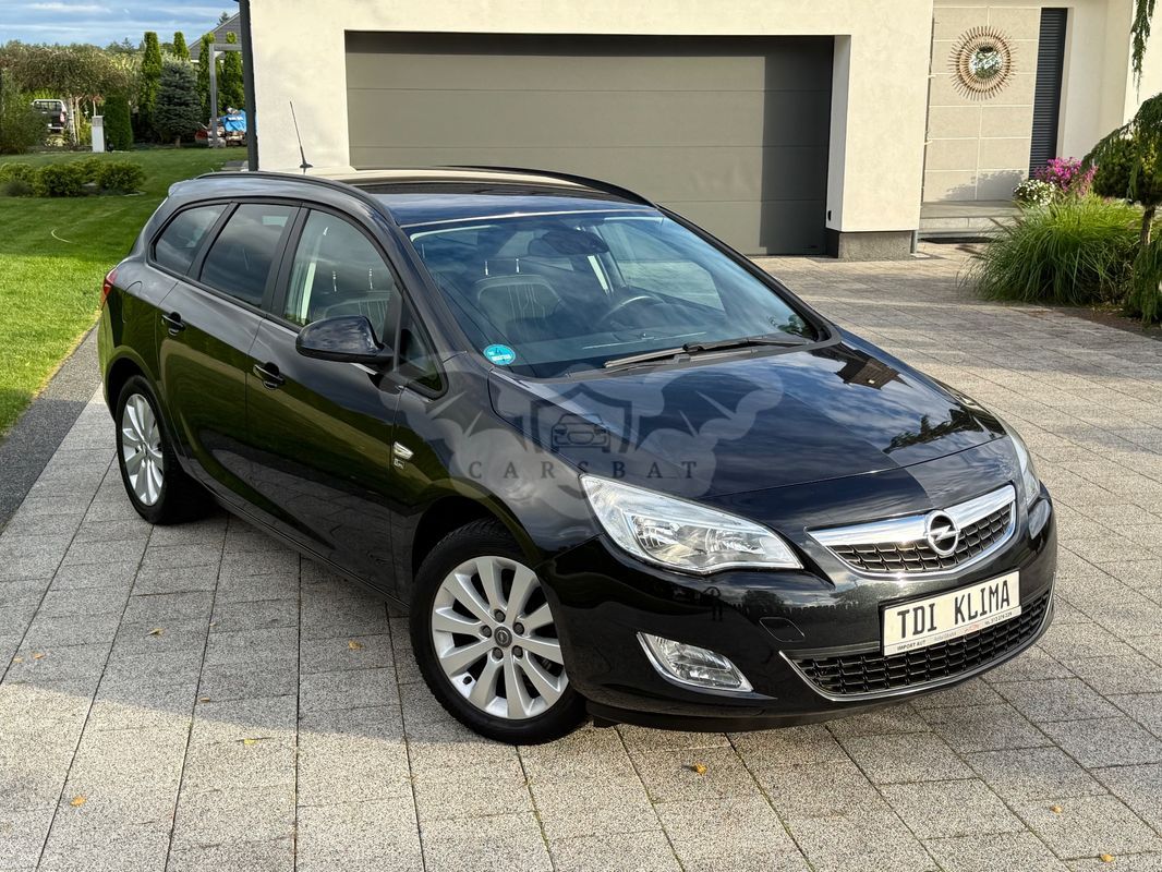 Opel Astra J 1.7 CDTI DPF Sports Tourer Design Edition 2012