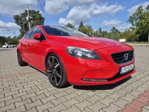 Volvo V40 II D2 Momentum 2013